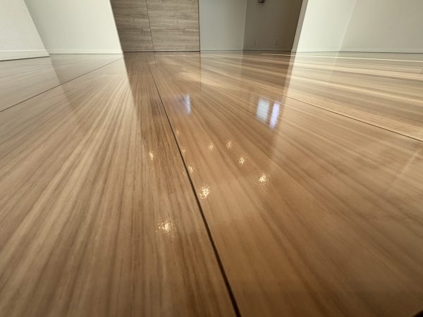 【埼玉県越谷市】フロアコーティング施工事例|新築戸建 ガラスUVコーティング 埼玉県越谷市 フロアコーティング 施工後 ガラスUVコーティング