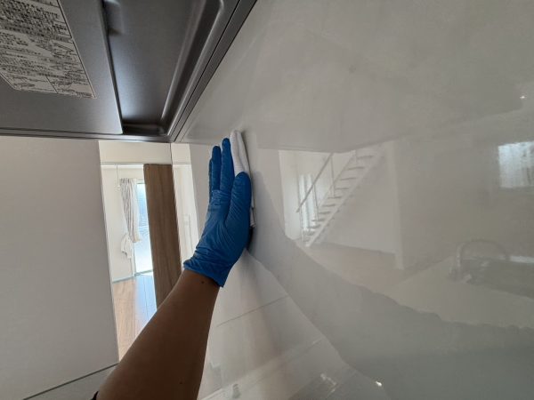 【埼玉県越谷市】フロアコーティング施工事例|新築戸建 ガラスUVコーティング 埼玉県越谷市 水まわり防カビ防汚フッ素コーティング 施工中