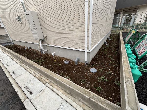 埼玉県三郷市 砂利敷き 施工前