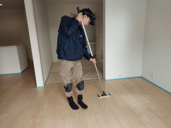 福島県いわき市 フロアコーティング 施工中 わんスマイルコート