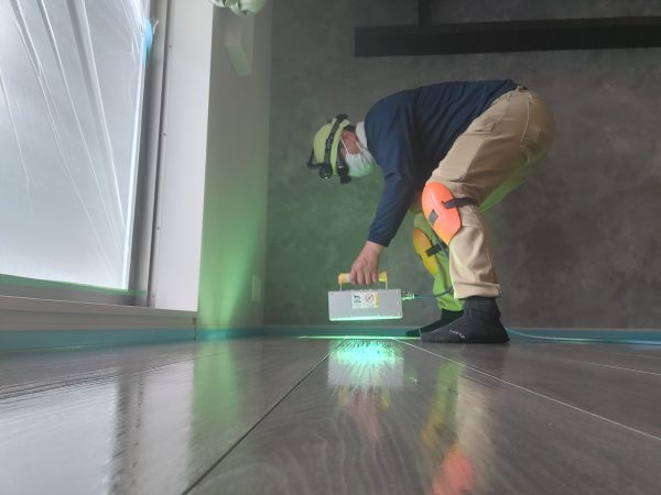 神奈川県海老名市 フロアコーティング 施工中 わんスマイルコート