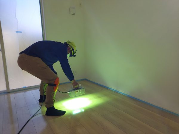 新潟市東区 フロアコーティング 施工中 わんスマイルコート