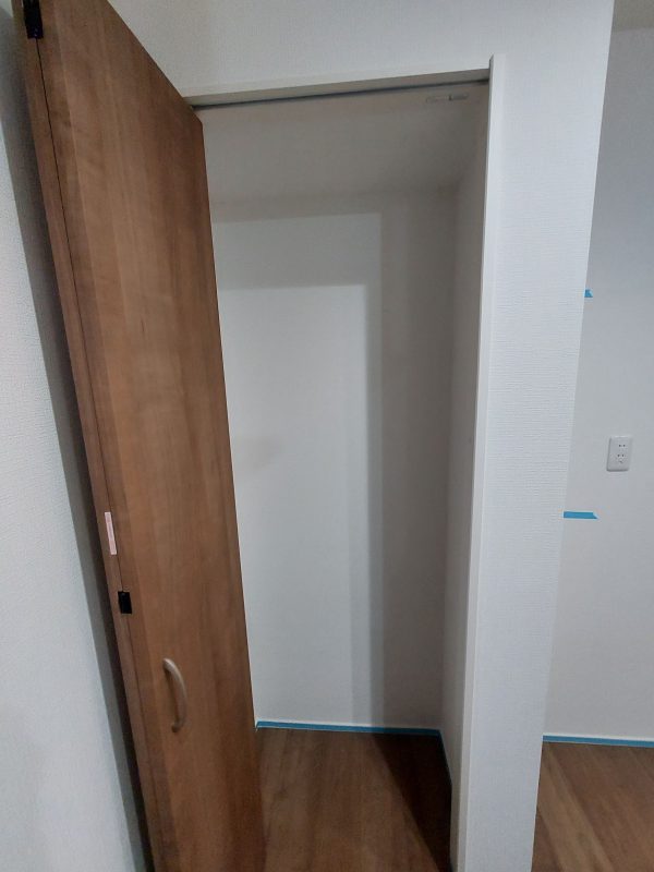 横浜市港南区 可動棚　取付前