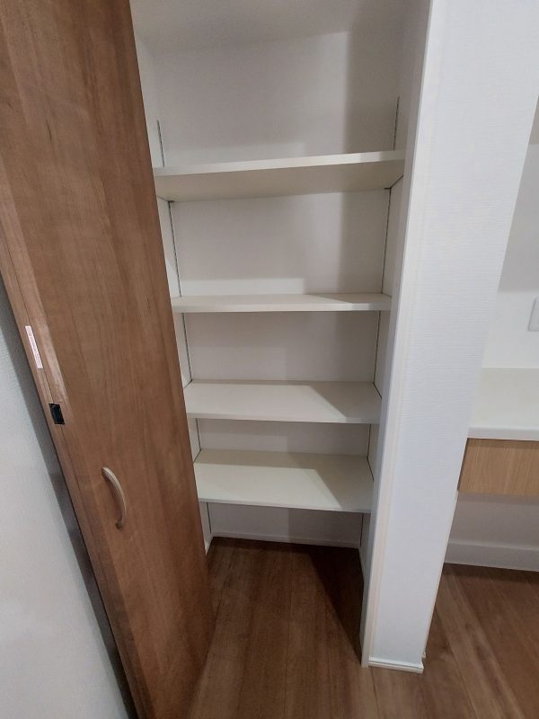 横浜市港南区 可動棚　取付後