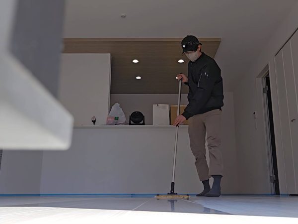 埼玉県飯能市フロアコーティング 施工中 ガラスコーティング
