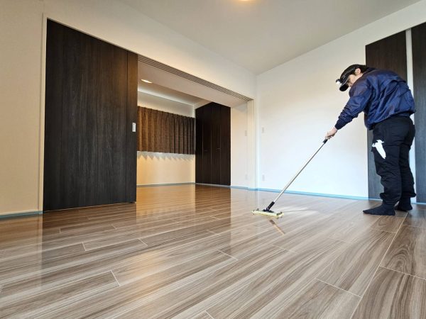 茨城県水戸市 フロアコーティング 施工中 わんスマイルコート