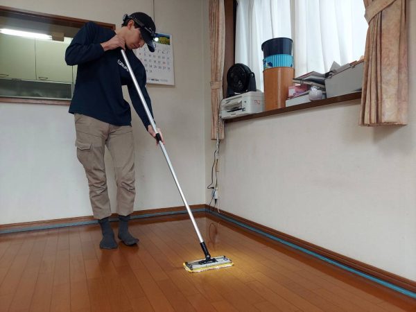 さいたま市南区 フロアコーティング 施工中 UVコーティング