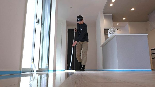 東京都府中市 フロアコーティング 施工中 ガラスUVコーティング