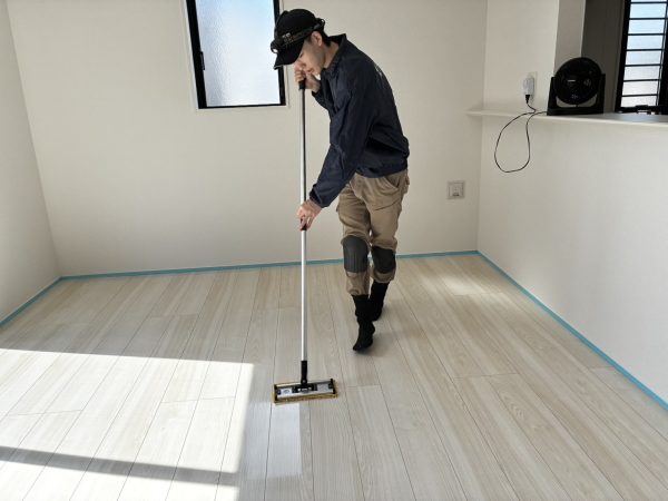 宮城県仙台市 フロアコーティング 施工中 ガラスUVコーティング