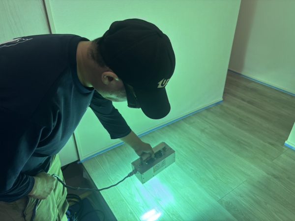 埼玉県川口市 フロアコーティング 施工中 ガラスUVコーティング