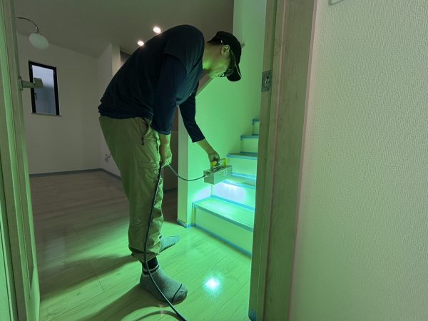 埼玉県草加市 フロアコーティング 施工中 ガラスUVコーティング