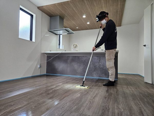 埼玉県朝霞市フロアコーティング 施工中 ガラスコーティング