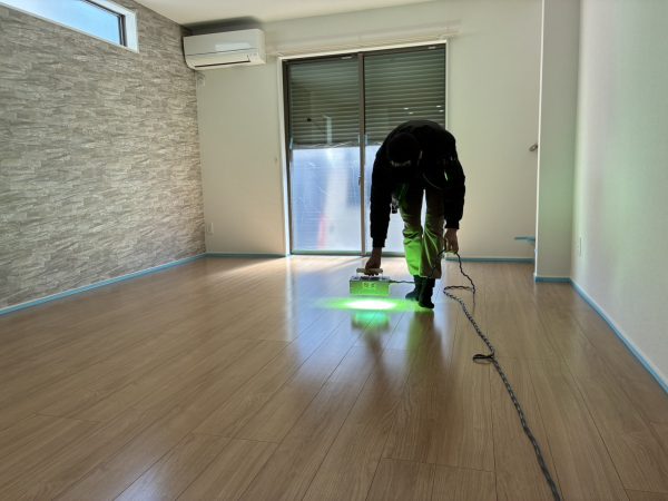 埼玉県朝霞市 フロアコーティング 施工中 わんスマイルコート