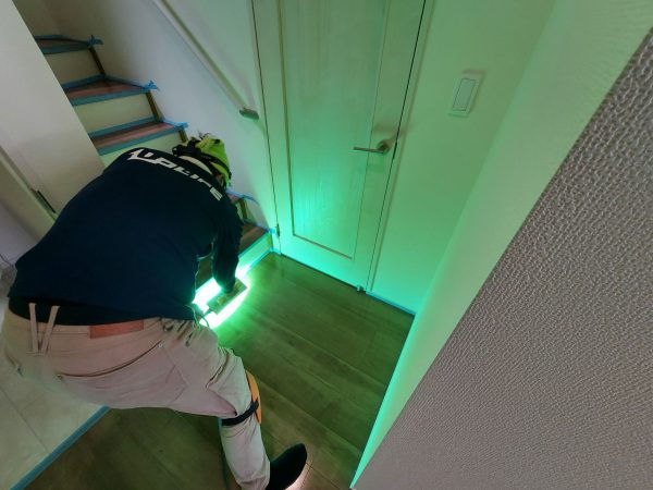 東京都足立区 フロアコーティング 施工中の様子