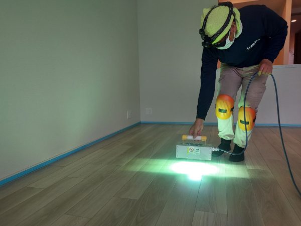 神奈川県川崎市幸区 フロアコーティング 施工中の様子