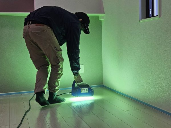 埼玉県川口市 フロアコーティング 施工中の様子