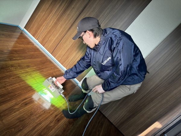 福島県福島市 フロアコーティング 施工中 ガラスUVコーティング