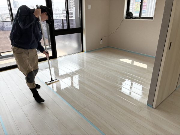 福島県福島市 新築マンション(レーベンONETOWER)フロアコーティング 施工中