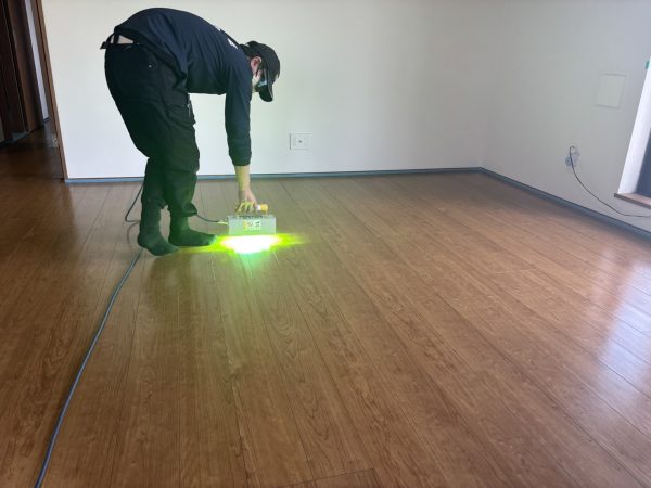 東京都墨田区 フロアコーティング 施工中の様子