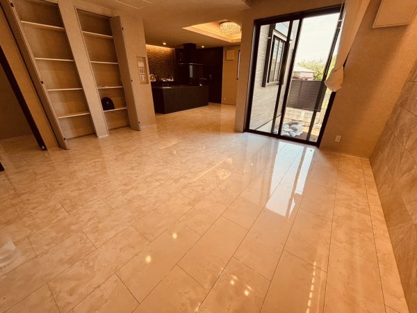 千葉県千葉市若葉区 フロアコーティング イエリアフロア　セレクト　石目柄 施工前の様子