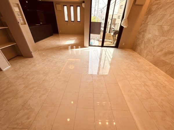 千葉県千葉市若葉区 フロアコーティング イエリアフロア　セレクト　石目柄　施工後 ガラスUVコーティング