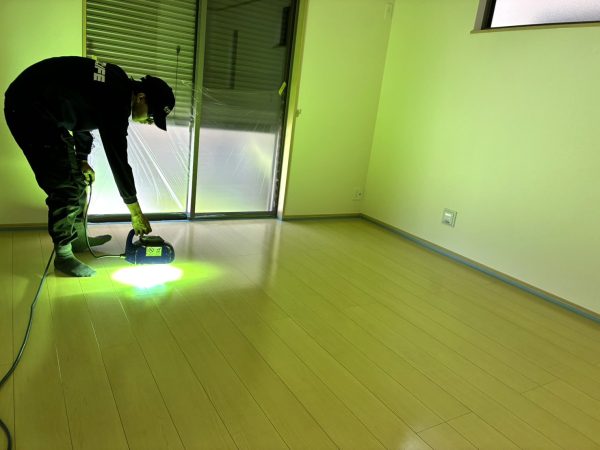 千葉県柏市 フロアコーティング 施工中の様子