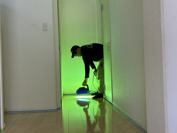 茨城県ひたちなか市 フロアコーティング 施工中の様子