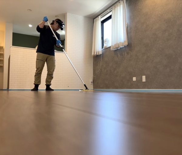 東京都豊島区 フロアコーティング 施工中の様子