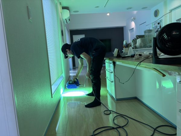 茨城県守谷市 フロアコーティング 施工中の様子