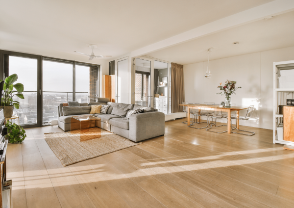 家具がある状態で施工するフロアコーティング 家具がある状態で施工するフロアコーティング