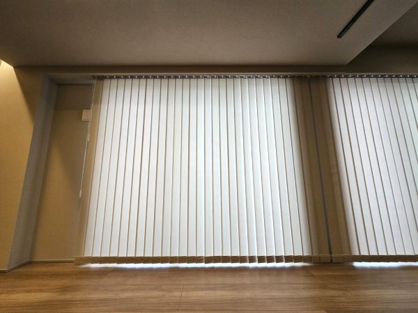 東京都江戸川区　オプション工事　バーチカルブラインド　取付後