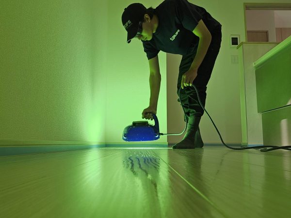 千葉県八街市 フロアコーティング 施工中の様子