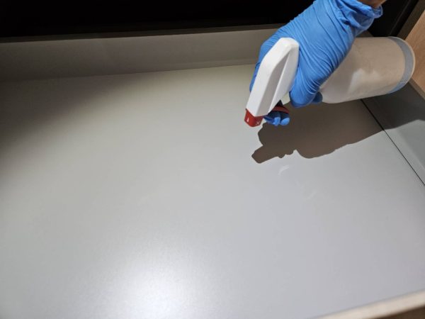 東京都中野区　オプション工事　防カビ　防汚　コーティング　キッチン　施工中