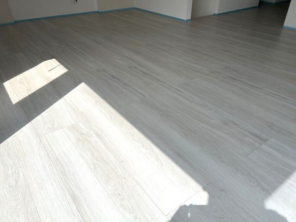 青森県青森市　フロアコーティング 施工前の様子