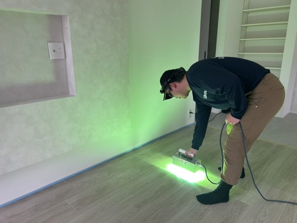 栃木県鹿沼市 フロアコーティング 施工中の様子
