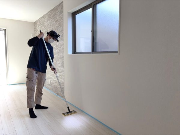 埼玉県さいたま市北区 フロアコーティング 施工中の様子