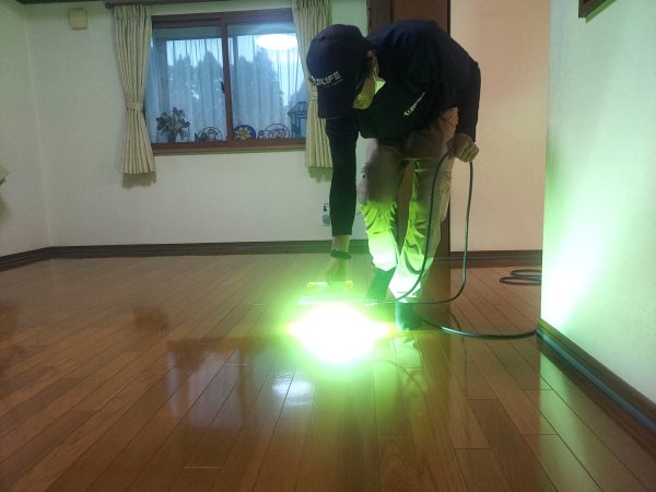 茨城県つくば市 フロアコーティング 施工中の様子