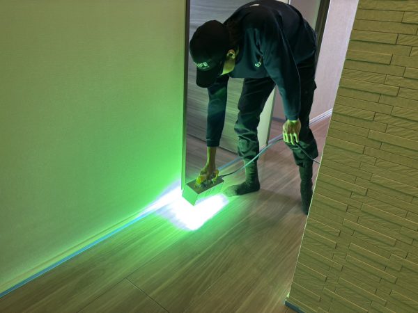 埼玉県川口市 フロアコーティング 施工中の様子