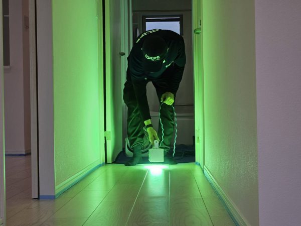 神奈川県横浜市戸塚区 フロアコーティング 施工中の様子