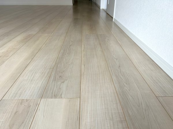 新潟市東区フロアコーティング 施工中の様子