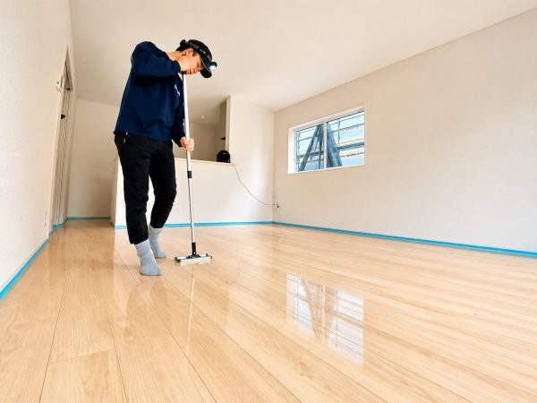 福島県いわき市 フロアコーティング 施工中の様子