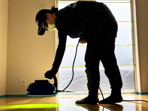 福島県いわき市 フロアコーティング 施工中の様子