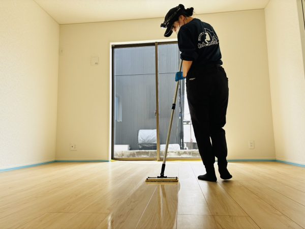 福島県いわき市 フロアコーティング 施工中の様子