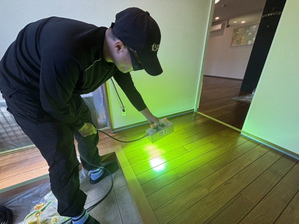 栃木県壬生町 フロアコーティング 施工中の様子