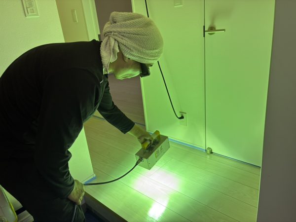 東京都北区 フロアコーティング 施工中の様子