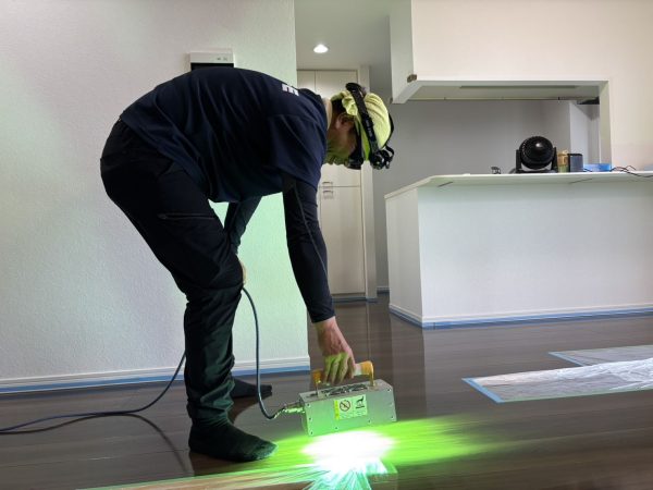 埼玉県蓮田市 フロアコーティング 施工中の様子
