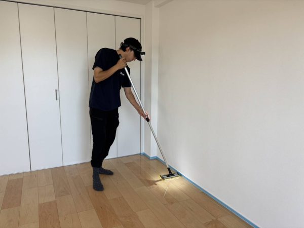 千葉県市川市 フロアコーティング 施工中の様子