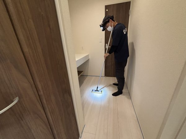 埼玉県川越市 フロアコーティング 施工中の様子
