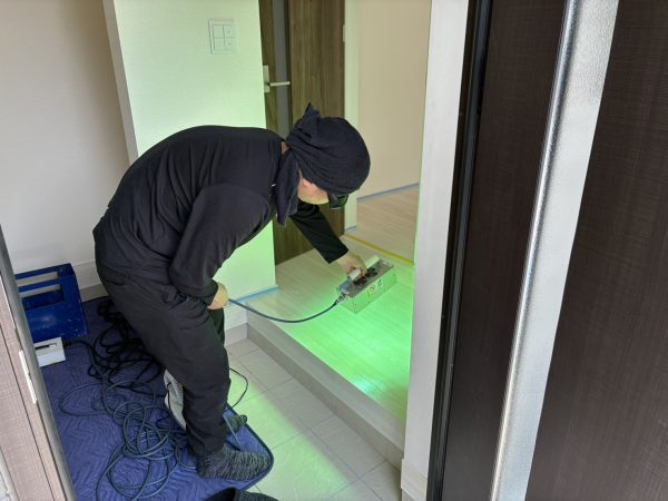 埼玉県川越市 フロアコーティング 施工中の様子