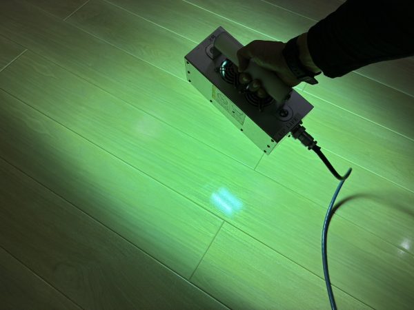 東京都府中市 フロアコーティング 施工中の様子
